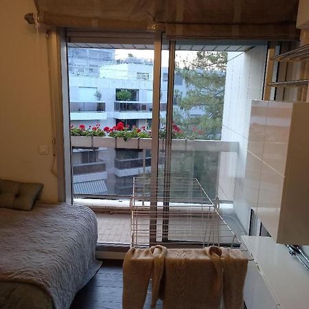 Chambre spacieuse pour 1 ou 2 personnes avec balcon et SDB privés Neuilly-sur-Seine Extérieur photo